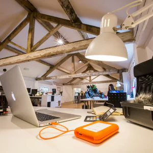 Low Price hot desk in Chennai