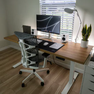 Low Price hot desk in Chennai